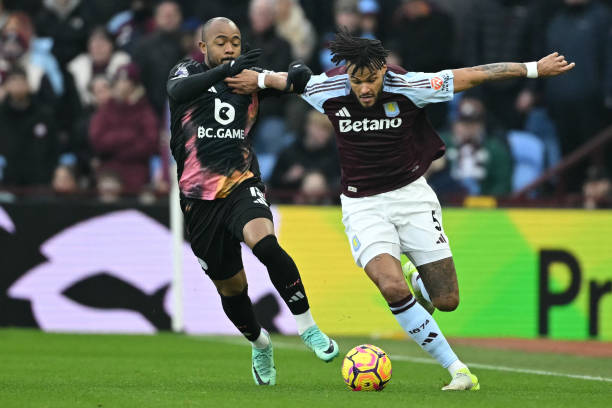 也不禁让人 也不禁让人